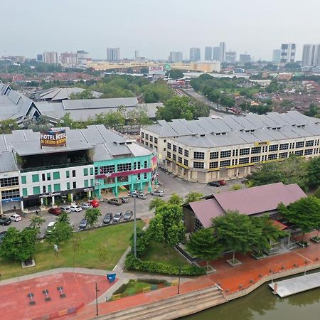 Riverfront Boutique Hotel Malacca Exterior foto